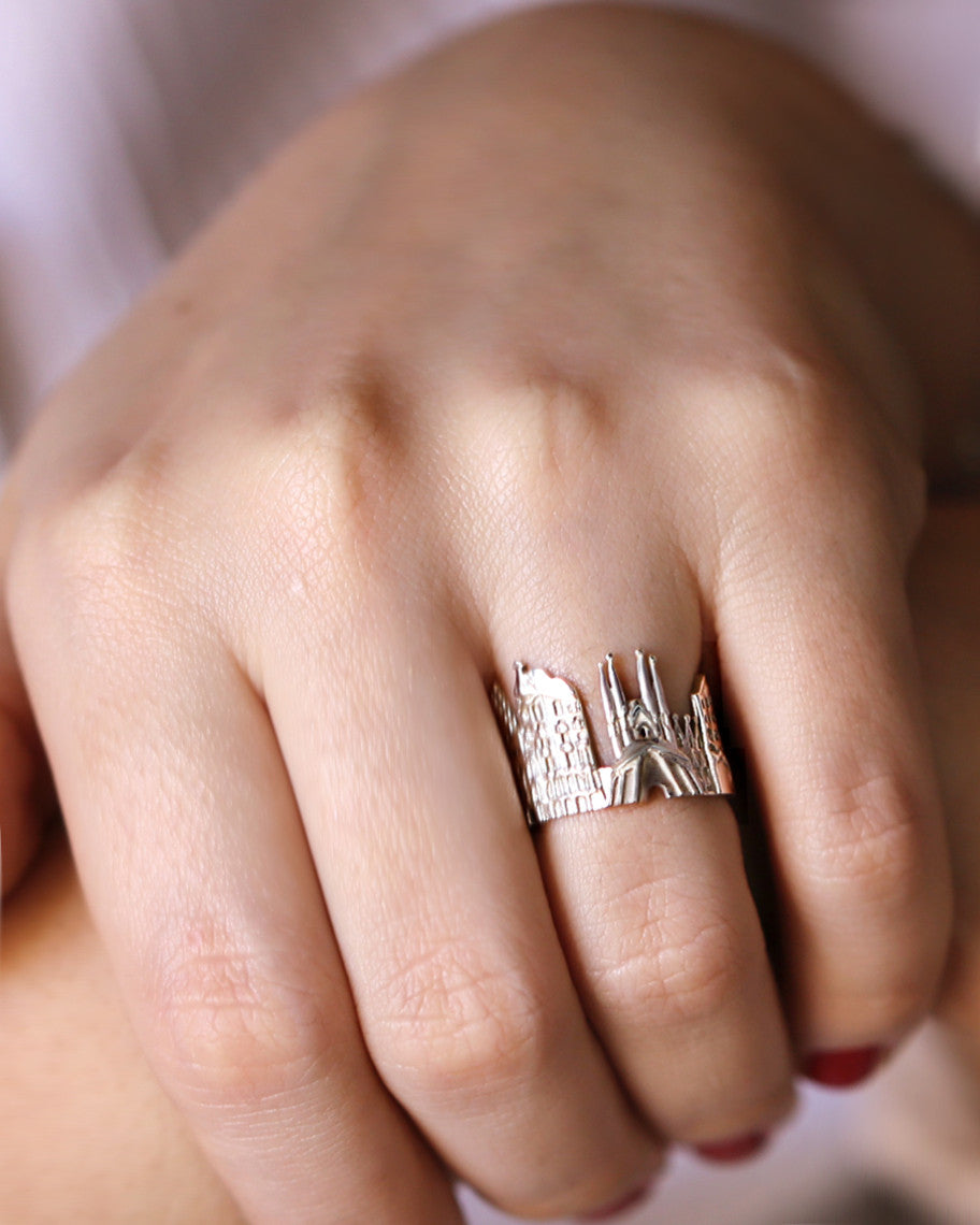 Cityscape Ring Barcelona in 14K/18K Gold